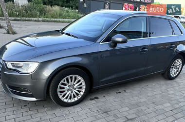 Хэтчбек Audi A3 2015 в 