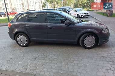 Хэтчбек Audi A3 2011 в 