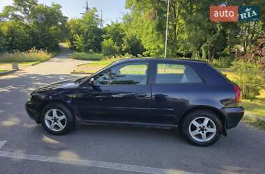 Хэтчбек Audi A3 1999 в 
