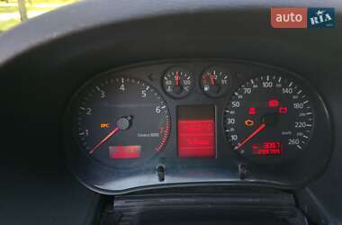 Хэтчбек Audi A3 1999 в 