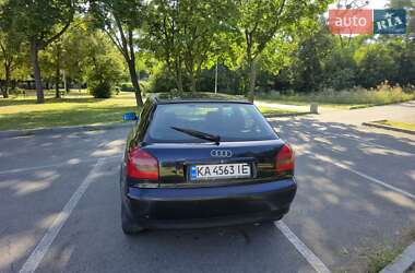 Хэтчбек Audi A3 1999 в 