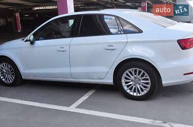 Седан Audi A3 2016 в 