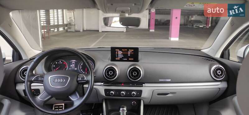 Седан Audi A3 2016 в Киеве