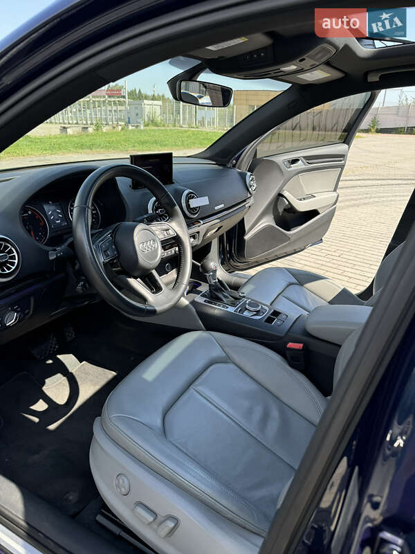 Седан Audi A3 2017 в Львові