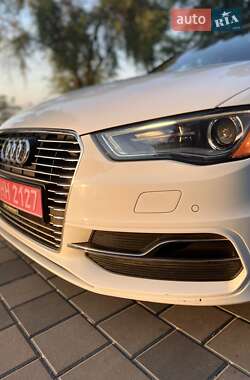 Хэтчбек Audi A3 2016 в 