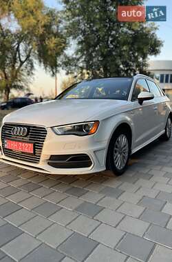 Хэтчбек Audi A3 2016 в Запорожье