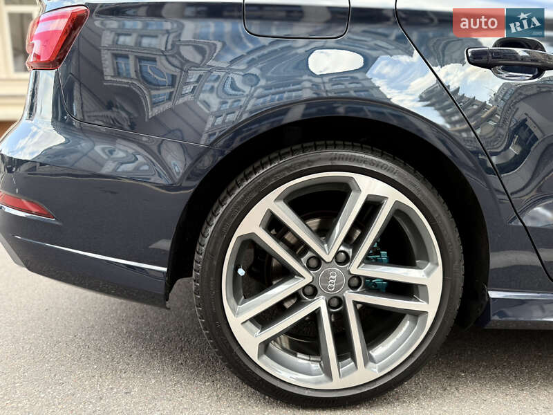 Седан Audi A3 2018 в Киеве фото 28 Седан Audi A3 2018 в Киеве