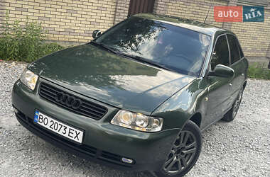 Хэтчбек Audi A3 2000 в 