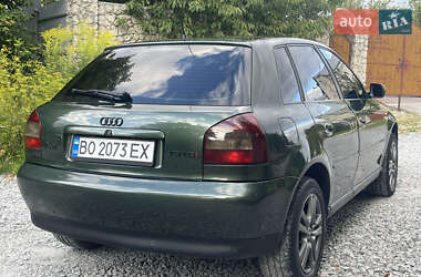 Хэтчбек Audi A3 2000 в 