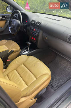 Хэтчбек Audi A3 2000 в 