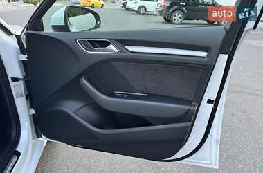 Хэтчбек Audi A3 2016 в 