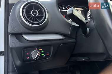 Хэтчбек Audi A3 2016 в 