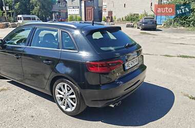 Хэтчбек Audi A3 2015 в 