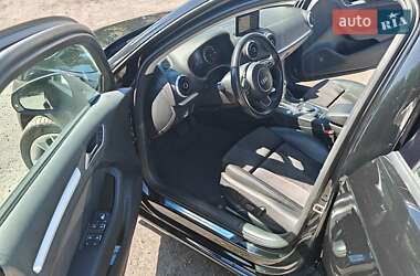Хэтчбек Audi A3 2015 в 