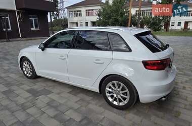 Хэтчбек Audi A3 2016 в 