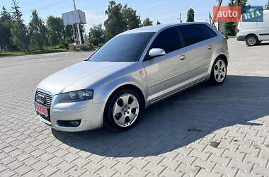 Хэтчбек Audi A3 2004 в 