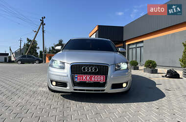 Хэтчбек Audi A3 2004 в 