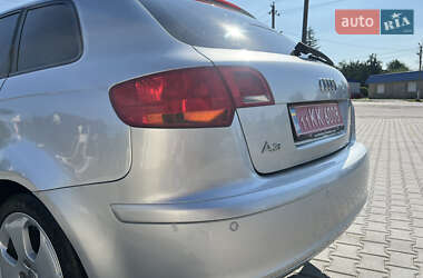 Хэтчбек Audi A3 2004 в 