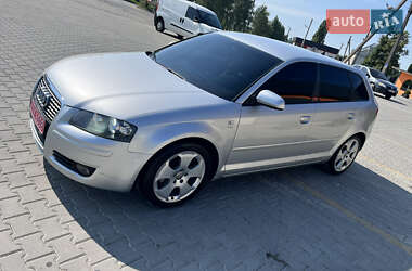 Хэтчбек Audi A3 2004 в 