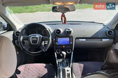 Хэтчбек Audi A3 2004 в 
