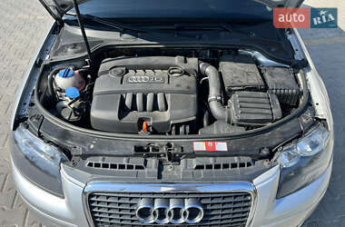 Хэтчбек Audi A3 2004 в 