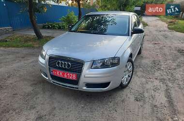Хэтчбек Audi A3 2006 в 