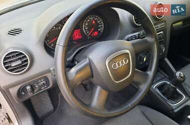Хэтчбек Audi A3 2006 в 