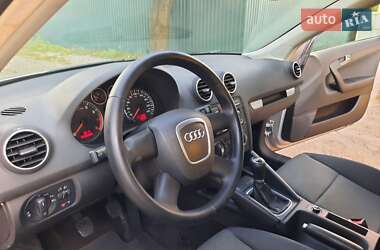 Хэтчбек Audi A3 2006 в 