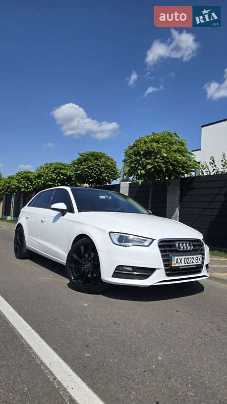 Хэтчбек Audi A3 2015 в Киеве
