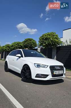 Хэтчбек Audi A3 2015 в 
