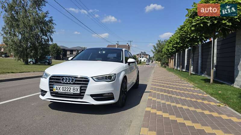 Хэтчбек Audi A3 2015 в Киеве