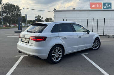 Хэтчбек Audi A3 2013 в 