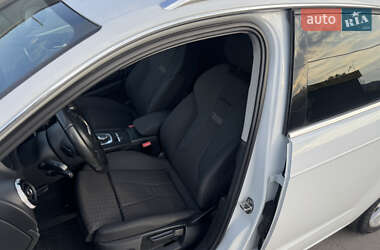 Хэтчбек Audi A3 2013 в 