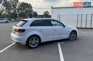 Хэтчбек Audi A3 2013 в 