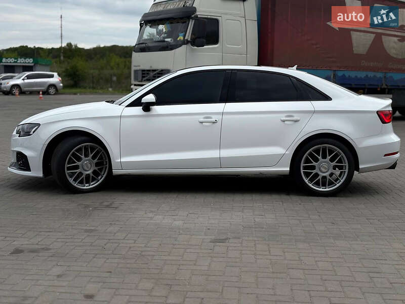 Седан Audi A3 2015 в Харькове