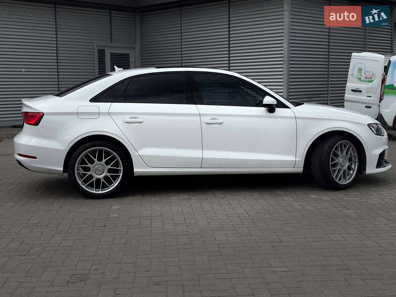 Седан Audi A3 2015 в Харькове