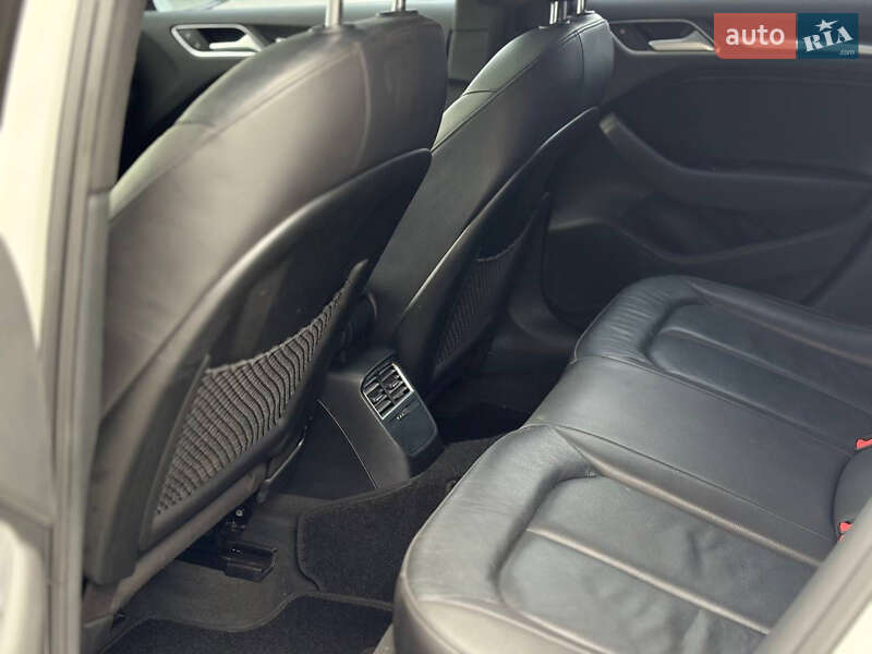 Седан Audi A3 2015 в Харькове