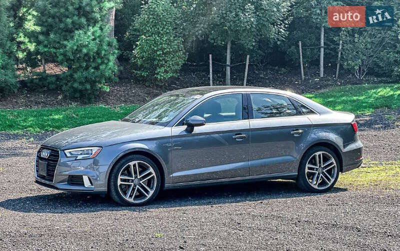 Седан Audi A3 2019 в Львові