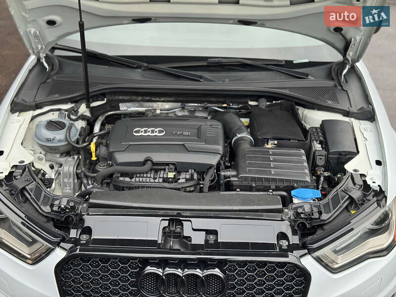 Седан Audi A3 2014 в Ужгороде