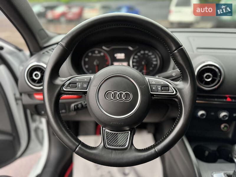Седан Audi A3 2014 в Ужгороде