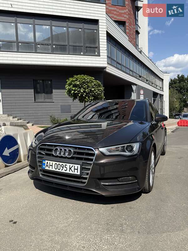 Хэтчбек Audi A3 2015 в Киеве