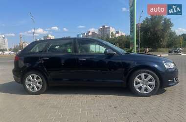 Хэтчбек Audi A3 2010 в 