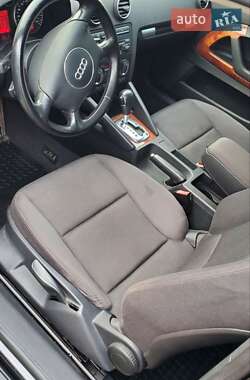 Хэтчбек Audi A3 2004 в 