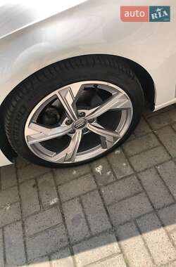 Хэтчбек Audi A3 2016 в 