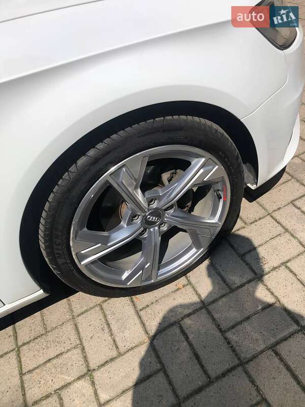 Хетчбек Audi A3 2016 в Львові