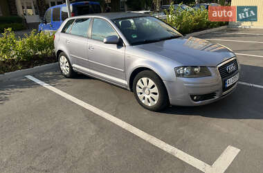 Хэтчбек Audi A3 2004 в 