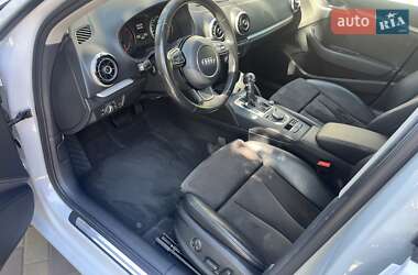 Хэтчбек Audi A3 2016 в 