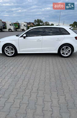Хэтчбек Audi A3 2016 в 