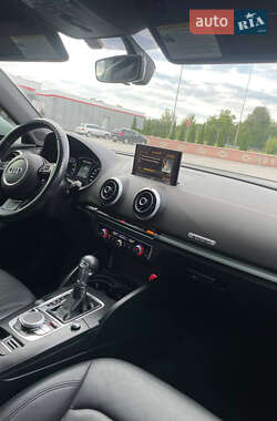 Хэтчбек Audi A3 2016 в 