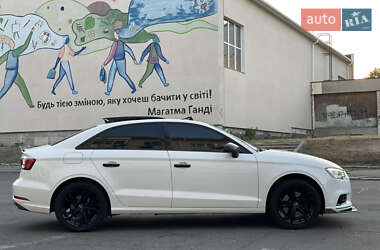 Седан Audi A3 2016 в 